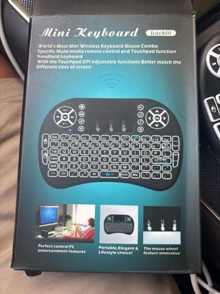Mini Teclado Inalámbrico con Touchpad
