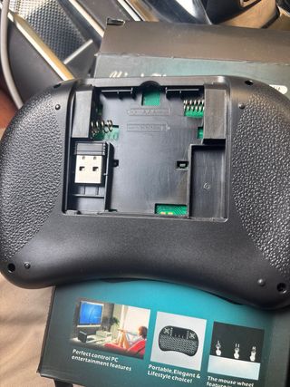 Mini Teclado Inalámbrico con Touchpad