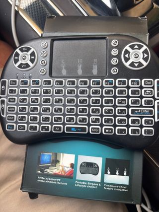 Mini Teclado Inalámbrico con Touchpad
