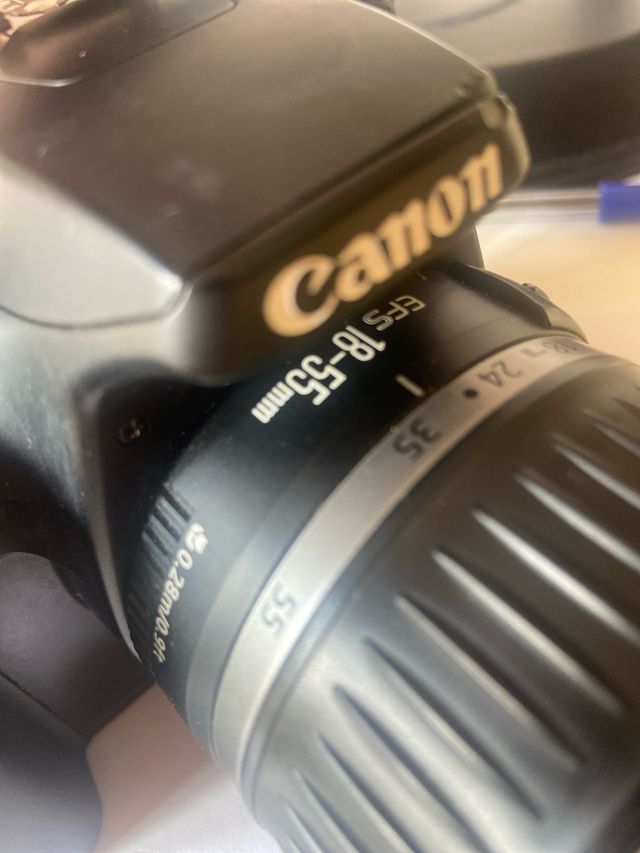 Cámara Canon Digital. 1000 D