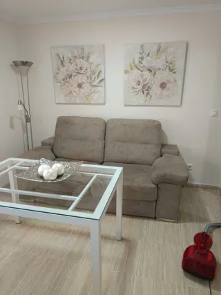 Sofá 3 plazas beige sin usar muy amplio2'00x95 de 