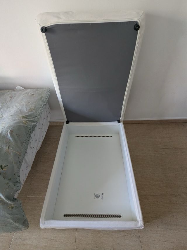 Reposapiés IKEA GRONLID con almacenaje