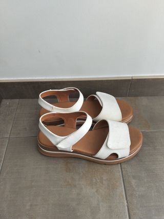 Sandalias blancas niña/mujer Talla 40
