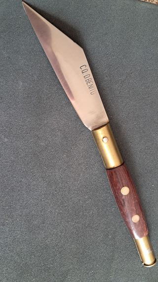 2 coltelli fatti a mano C.Q. D. BENITO