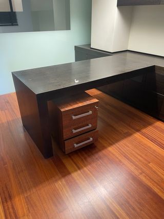 Cajonera de madera con 3 cajones