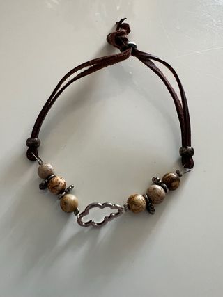 Pulsera marrón con nube plateada
