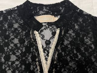 Blusa Bdba encaje negro y beige Talla M