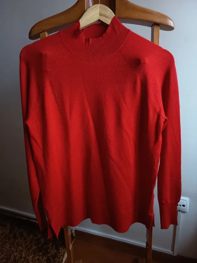 Camisola Gola Subida Vermelha