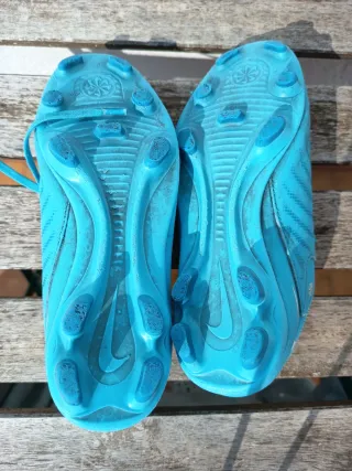 Botas de fútbol niño Nike T34