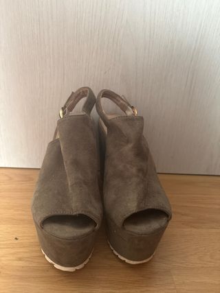 Sandalias de cuña verdes 