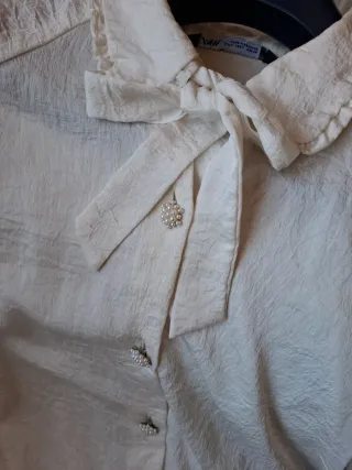 Camisa ZARA botones joya beige