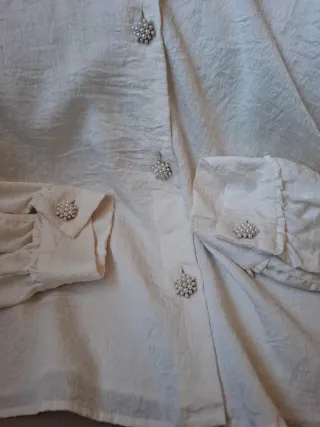 Camisa ZARA botones joya beige