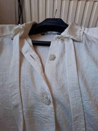 Camisa ZARA botones joya beige