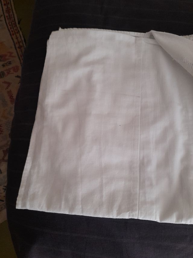 Juego de cama antiguo para cama 1,50m ancha.