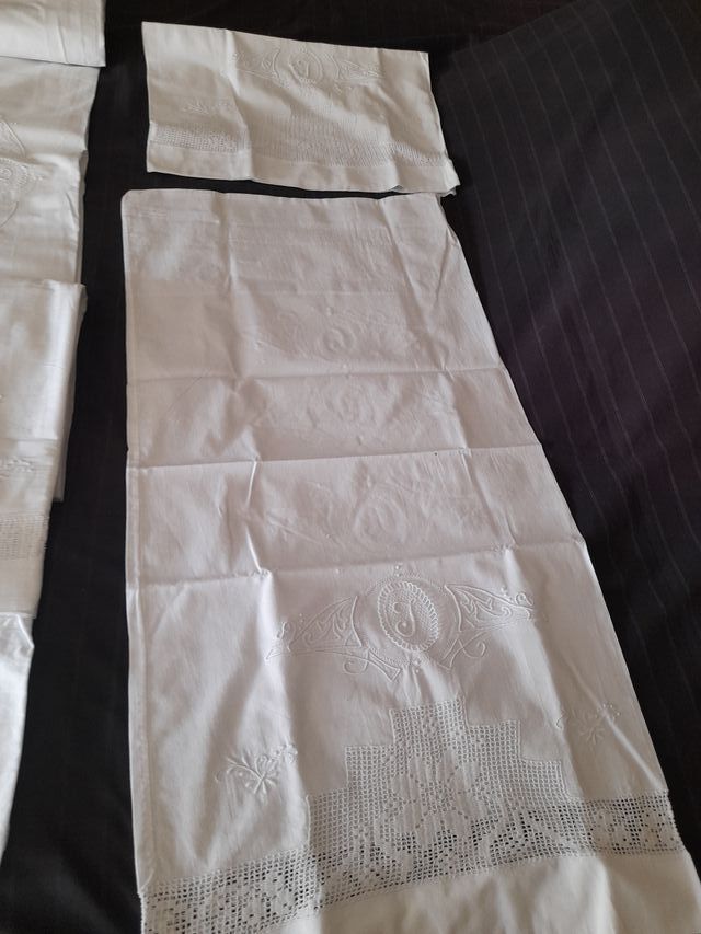 Juego de cama antiguo para cama 1,50m ancha.