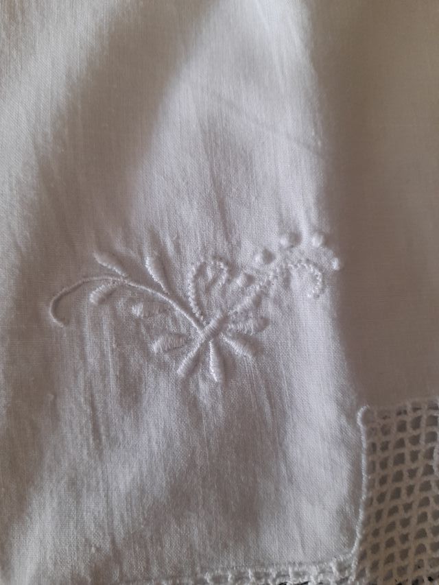 Juego de cama antiguo para cama 1,50m ancha.