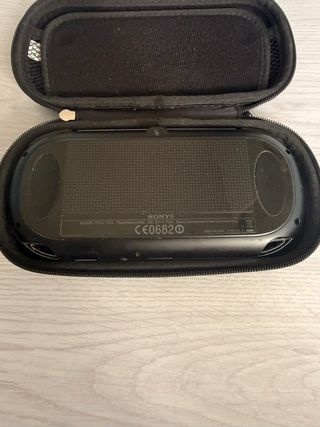 PlayStation Vita PCH-1104 Negra