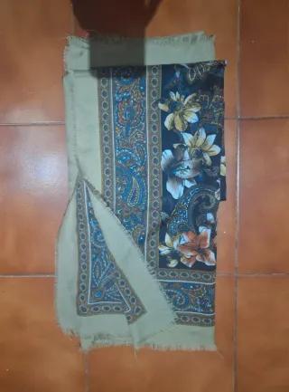 Pañuelo estampado floral mujer