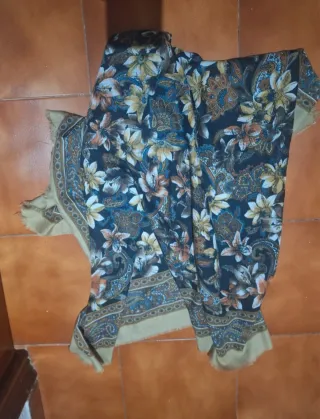 Pañuelo estampado floral mujer