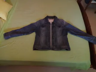 Chaqueta vaquera entallada azul