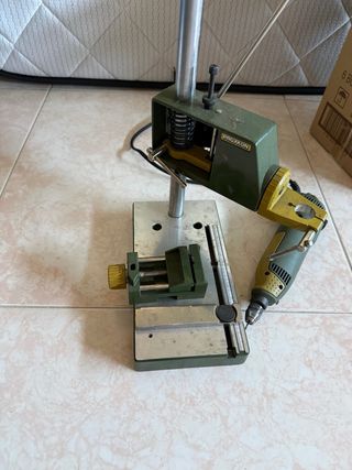 Base y mini taladro Proxxon