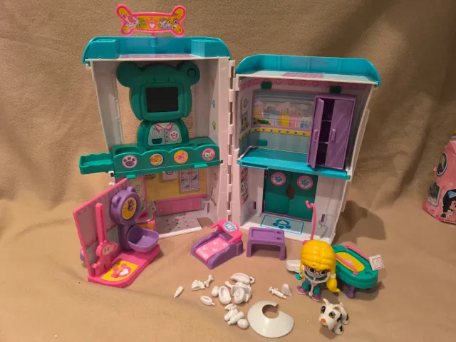 Pinypon Hospital Mascotas + Figura y Mascota