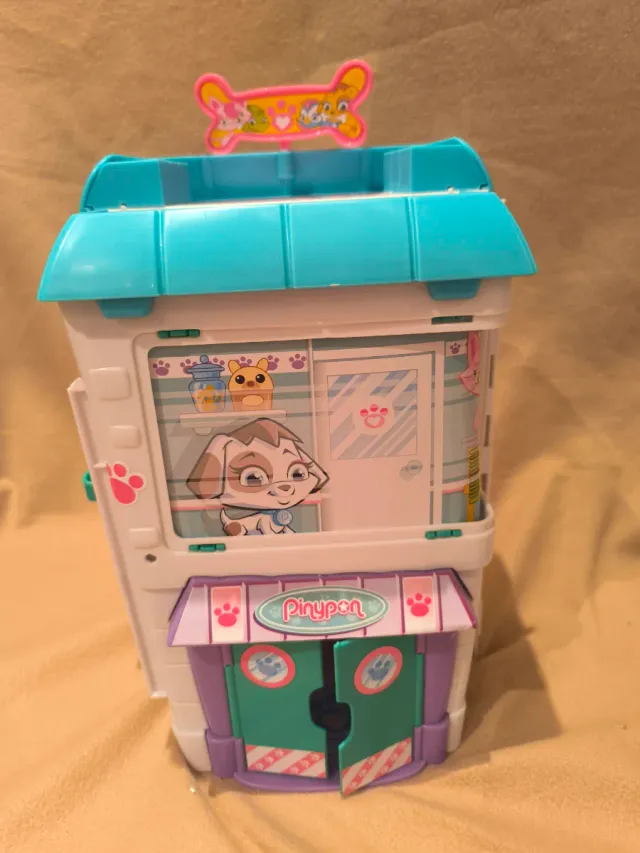 Pinypon Hospital Mascotas + Figura y Mascota