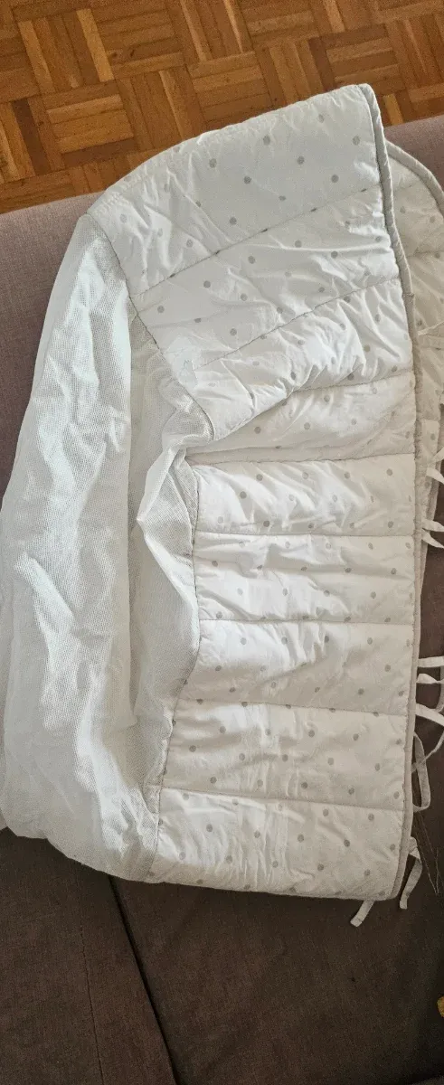 Cuna y cambiador bebé