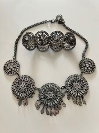 Conjunto collar y pulsera plateado