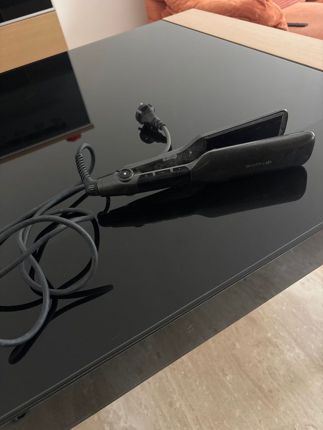 Plancha de pelo negra