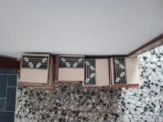 Azulejos antiguos baño diseño geométrico