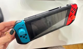 Nintendo Switch Azul/Rojo + Accesorios