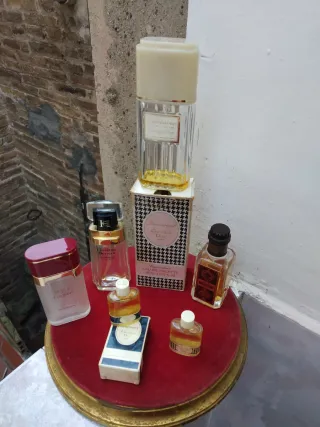 Set di flaconi di profumo retrò Dior CH Moschino Cartie
