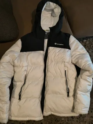 Chaqueta Champion Negra y Blanca