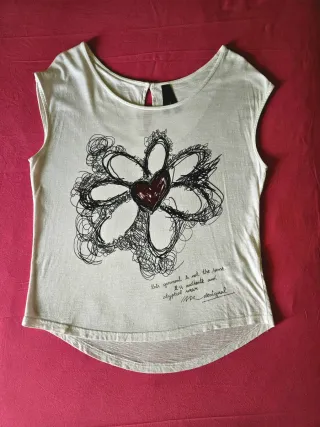 Camiseta Desigual sin mangas. 