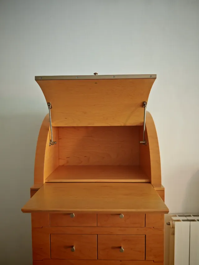 Cómoda Lia Giorgetti madera