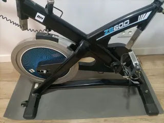 Bicicleta spinning BH ZS600 + juego extra pedales