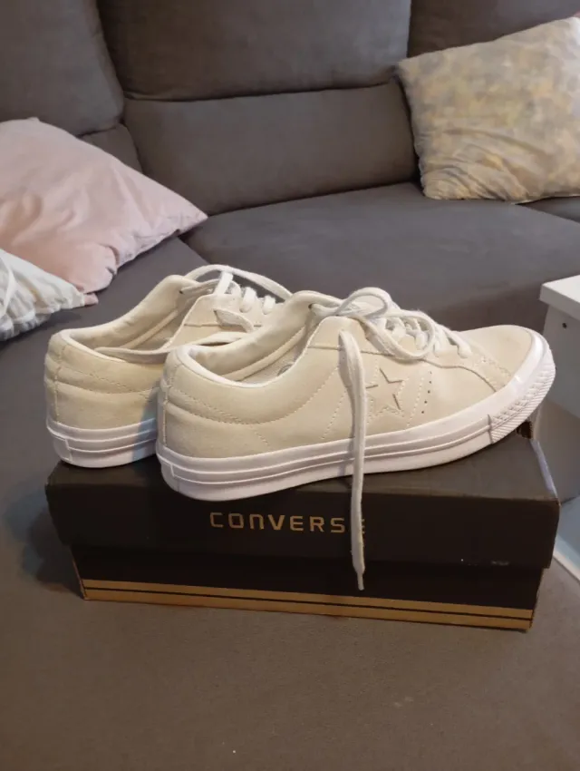 Zapatillas Converse Beige. Talla 38.