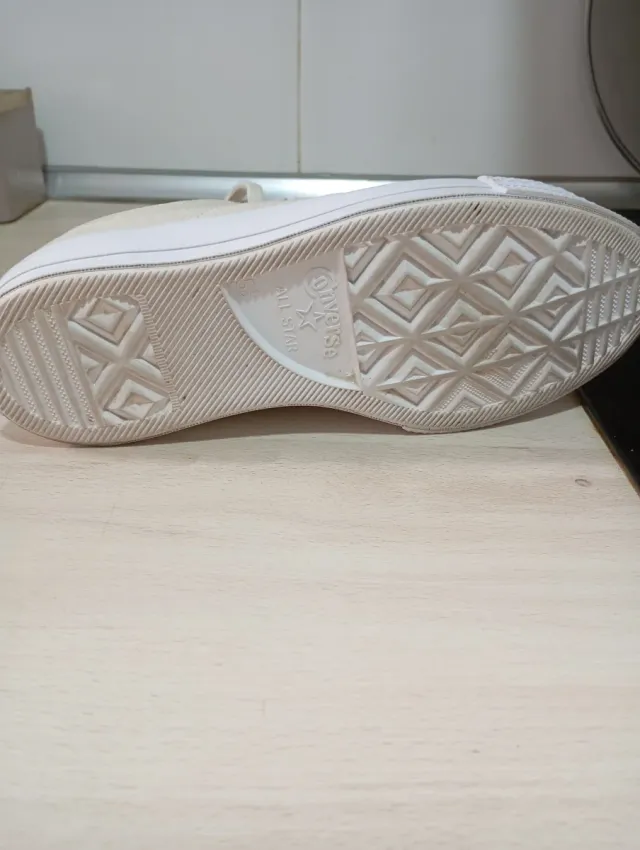 Zapatillas Converse Beige. Talla 38.