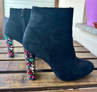 Botines negros tacón joya