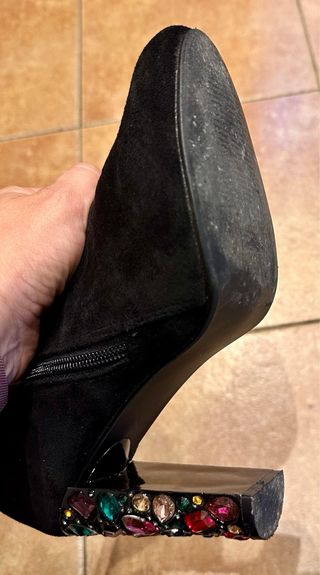 Botines negros tacón joya
