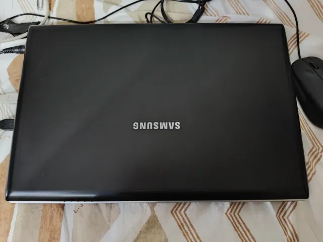 Ordenador Samsung R519 Gris y Negro