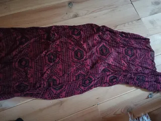 Pañuelo Granate y Negro Geométrico