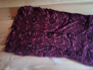 Pañuelo Granate y Negro Geométrico