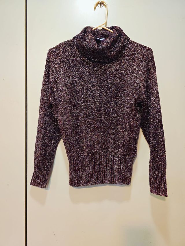 Jersey & Other Stories cuello alto metalizado M