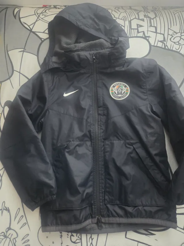 Giubbotto Nike con stemma calcio