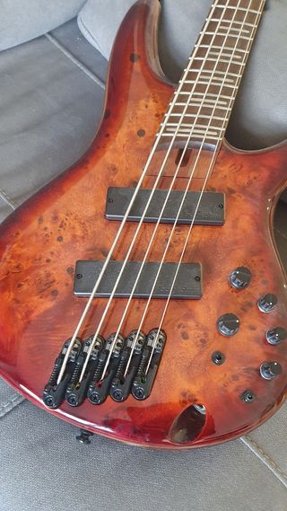 Bajo Ibanez SRMS805-BTT