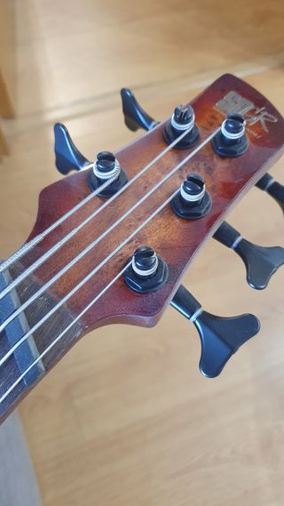 Bajo Ibanez SRMS805-BTT