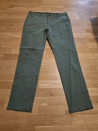 Pantalones chinos de caballero verdes