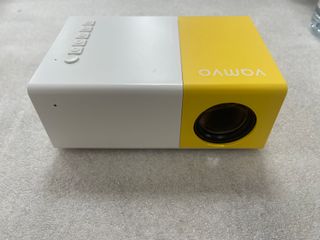 Mini proyector Vamvo LED portátil 06